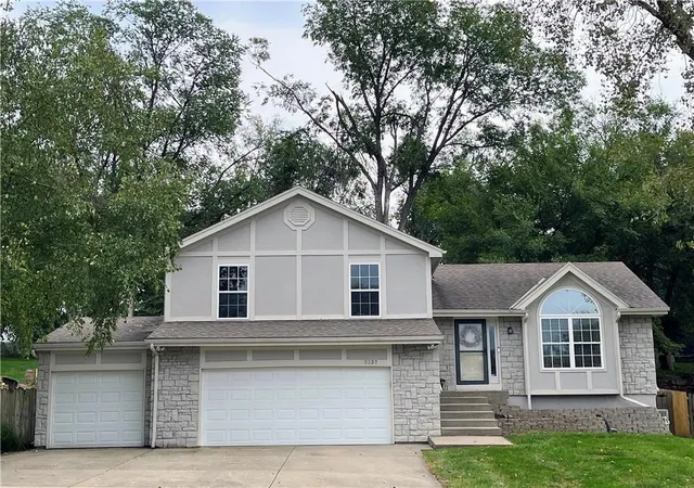 Photo 1 of Single family home for sale at 5137 N Pennsylvania St, Kansas City, MO 64118 | MLS# 2645768 | Listing updated on 2026-10-19