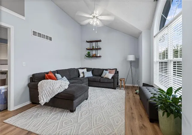Photo 3 of Single family home for sale at 5137 N Pennsylvania St, Kansas City, MO 64118 | MLS# 2645768 | Listing updated on 2026-10-19