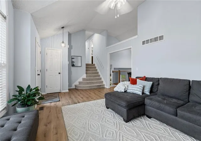 Photo 4 of Single family home for sale at 5137 N Pennsylvania St, Kansas City, MO 64118 | MLS# 2645768 | Listing updated on 2026-10-19