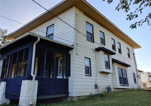 Photo 3 of Single family home for sale at 4639 Sortor Dr, Kansas City, KS 66104 | MLS# 2645770 | Listing updated on 2026-10-08