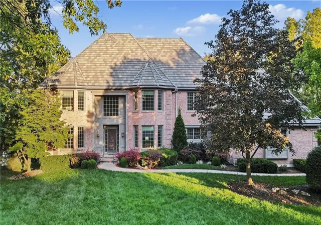 Photo 1 of Single family home for sale at 60 W Dundee Ct, Village Of Loch Lloyd, MO 64012 | MLS# 2645775 | Listing updated on 2026-10-21
