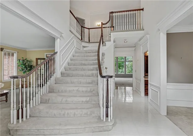Photo 4 of Single family home for sale at 60 W Dundee Ct, Village Of Loch Lloyd, MO 64012 | MLS# 2645775 | Listing updated on 2026-10-21