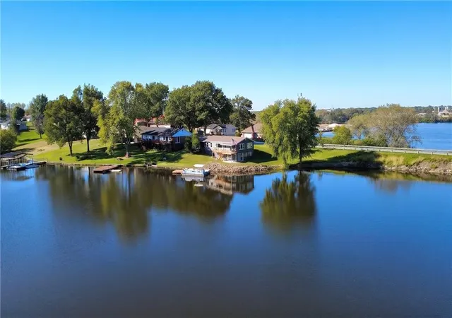 Photo 2 of Single family home for sale at 1206 Lake Trenton Dr, Trenton, MO 64683 | MLS# 2645785 | Listing updated on 2026-10-07