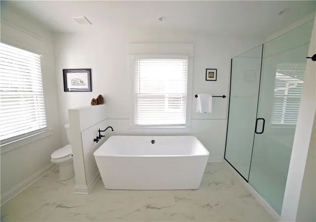 Photo 3 of Single family home for sale at 3641 Wyandotte St, Kansas City, MO 64111 | MLS# 2645787 | Listing updated on 2026-10-29