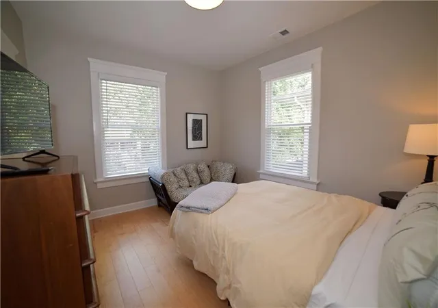 Photo 3 of Single family home for sale at 3643 Wyandotte St, Kansas City, MO 64111 | MLS# 2645788 | Listing updated on 2026-10-29