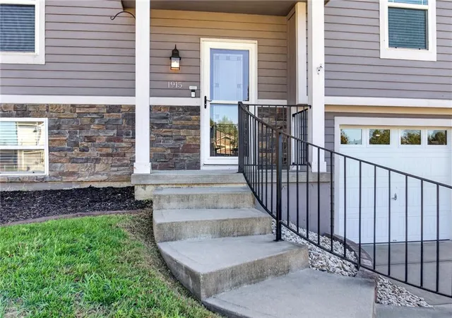 Photo 3 of Single family home for sale at 1915 Shirley Ct, Liberty, MO 64068 | MLS# 2645789 | Listing updated on 2026-10-09