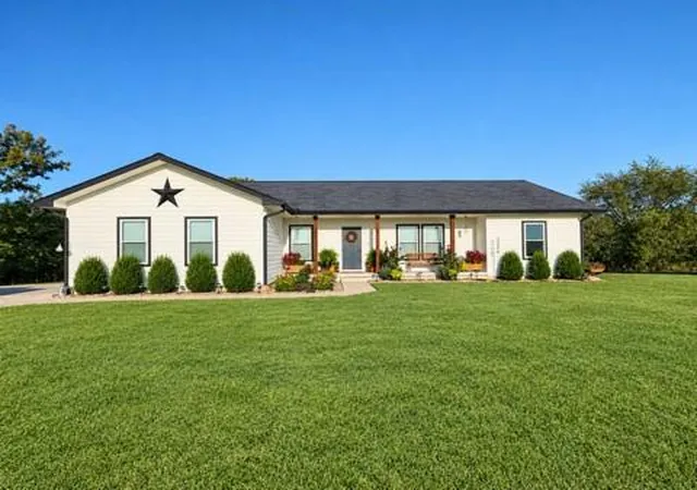 Photo 1 of Single family home for sale at 4434 Missouri Dr, Ottawa, KS 66067 | MLS# 2645800 | Listing updated on 2026-10-16