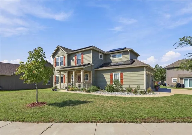 Photo 3 of Single family home for sale at 902 W 30th Terrace, Lawrence, KS 66046 | MLS# 2645801 | Listing updated on 2026-10-07