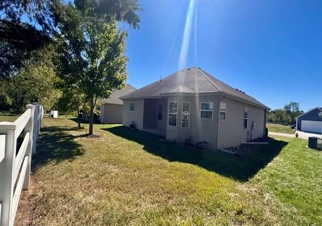 Photo 1 of Single family home for sale at 307 Jamestown Dr, Clinton, MO 64735 | MLS# 2645804 | Listing updated on 2026-10-08