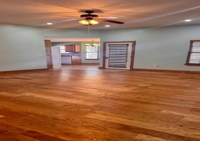 Photo 2 of Single family home for sale at 307 Jamestown Dr, Clinton, MO 64735 | MLS# 2645804 | Listing updated on 2026-10-08