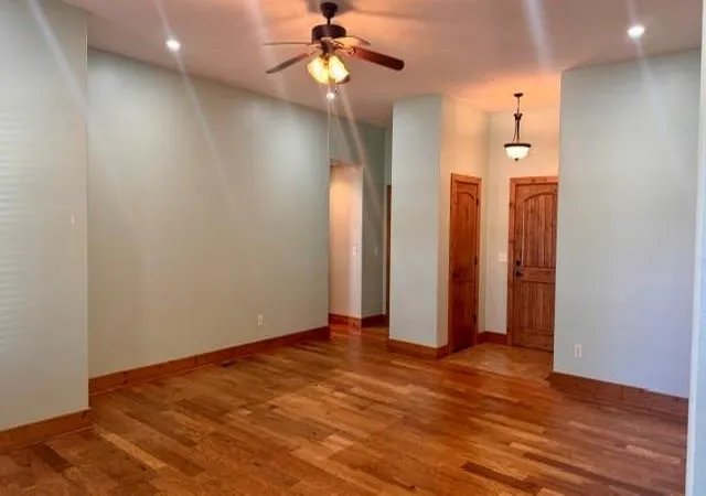 Photo 4 of Single family home for sale at 307 Jamestown Dr, Clinton, MO 64735 | MLS# 2645804 | Listing updated on 2026-10-08