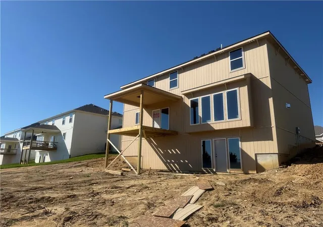 Photo 2 of Single family home for sale at 9005 N Poplar Ave, Kansas City, MO 64156 | MLS# 2645809 | Listing updated on 2026-10-08