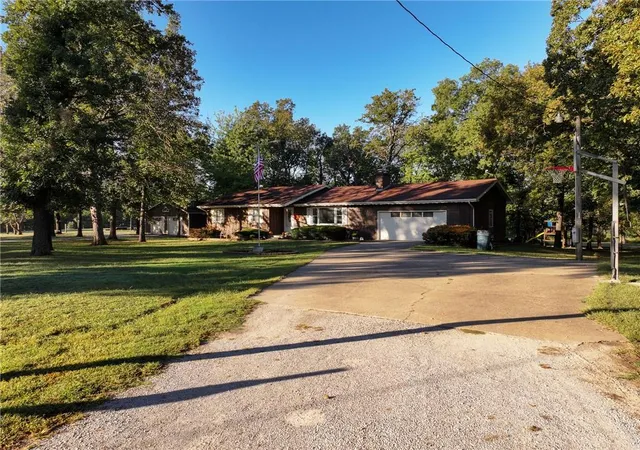 Photo 3 of Single family home for sale at 1340 S 145 Road, El Dorado Springs, MO 64744 | MLS# 2645810 | Listing updated on 2026-10-07