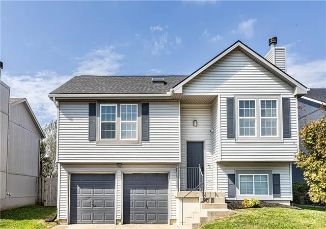 Single family home for sale at 11200 N Central St, Kansas City, MO 64155 | MLS# 2645813