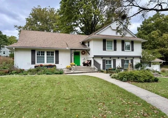 Photo 2 of Single family home for sale at 5200 W 81st Street, Prairie Village, KS 66208 | MLS# 2645818 | Listing updated on 2026-10-18