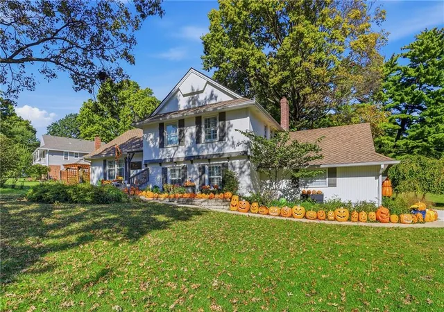 Photo 3 of Single family home for sale at 5200 W 81st Street, Prairie Village, KS 66208 | MLS# 2645818 | Listing updated on 2026-10-09