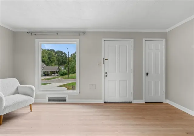 Photo 3 of Single family home for sale at 8306 Ward Pkwy Plz, Kansas City, MO 64114 | MLS# 2645820 | Listing updated on 2026-10-16