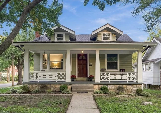 Photo 1 of Single family home for sale at 6101 Charlotte St, Kansas City, MO 64110 | MLS# 2645821 | Listing updated on 2026-10-08