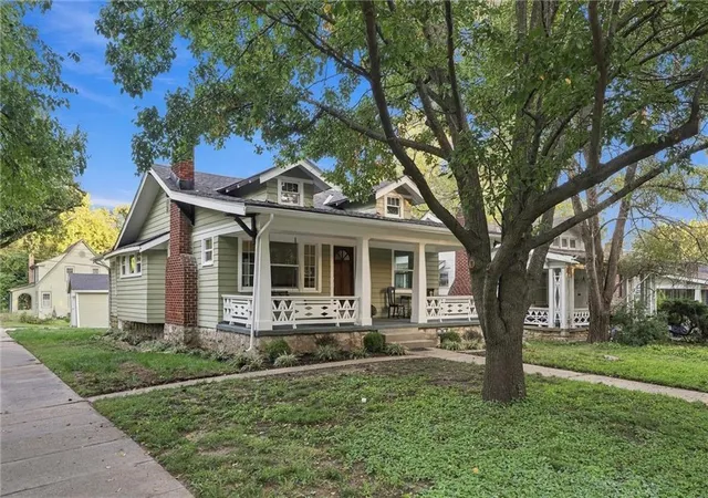 Photo 3 of Single family home for sale at 6101 Charlotte St, Kansas City, MO 64110 | MLS# 2645821 | Listing updated on 2026-10-08