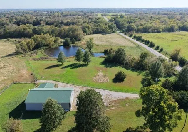 Photo 2 of Single family home for sale at 23058 160th Street, Altamont, MO 64620 | MLS# 2645822 | Listing updated on 2026-10-16