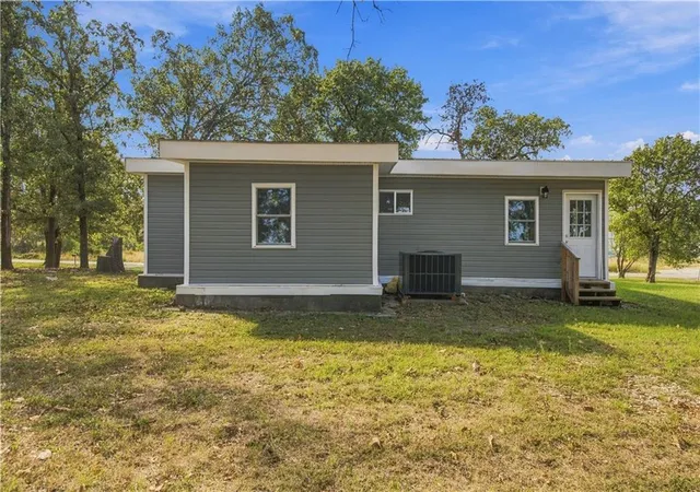 Photo 4 of Single family home for sale at 1015 W 21st Street, Galena, KS 66739 | MLS# 2645824 | Listing updated on 2026-10-07