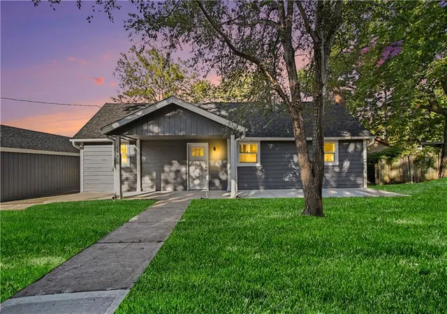 Photo 1 of Single family home for sale at 206 Main St, Trimble, MO 64492 | MLS# 2645834 | Listing updated on 2026-10-09