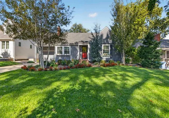 Photo 2 of Sale Pending at 4112 W 69th Street, Prairie Village, KS 66208 | MLS# 2645835 | Listing updated on 2026-10-15