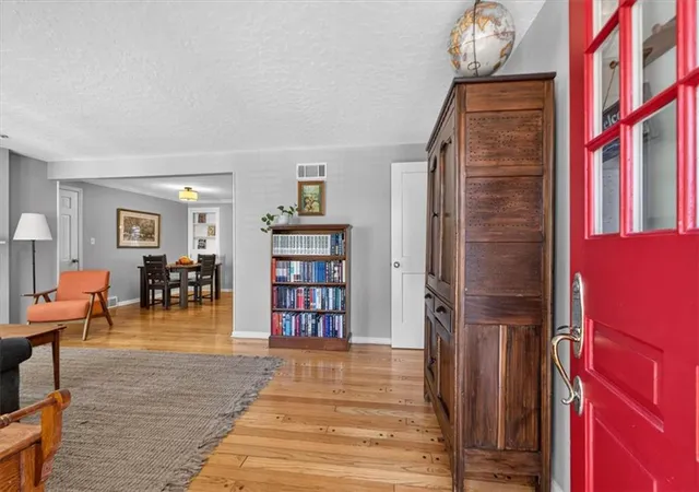Photo 4 of Sale Pending at 4112 W 69th Street, Prairie Village, KS 66208 | MLS# 2645835 | Listing updated on 2026-10-15