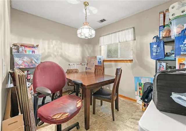 Photo 4 of Single family home for sale at 8918 N Oak Trafficway, Kansas City, MO 64155 | MLS# 2645838 | Listing updated on 2026-10-21