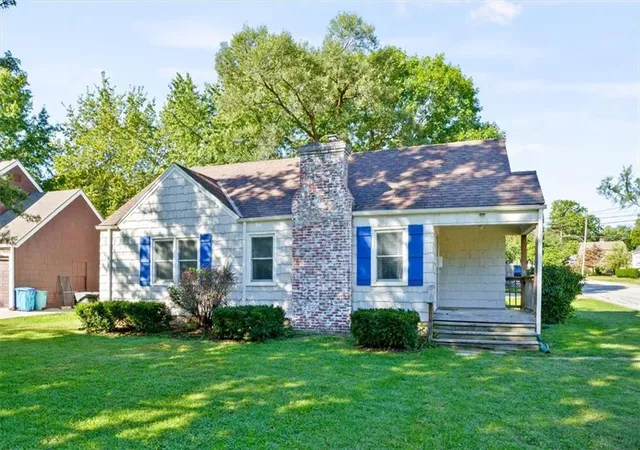 Photo 2 of Single family home for sale at 5600 Maple St, Mission, KS 66202 | MLS# 2645841 | Listing updated on 2026-10-08