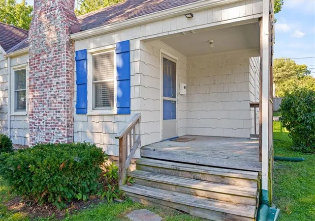 Photo 3 of Single family home for sale at 5600 Maple St, Mission, KS 66202 | MLS# 2645841 | Listing updated on 2026-10-08
