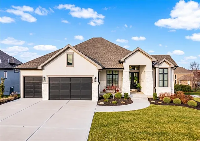 Photo 1 of Single family home for sale at 2908 Ne 102nd Street, Kansas City, MO 64155 | MLS# 2645851 | Listing updated on 2026-10-08