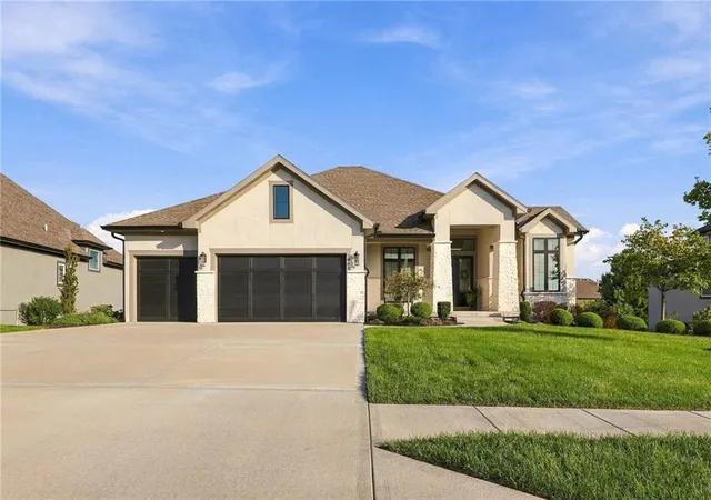 Photo 1 of Single family home for sale at 2908 Ne 102nd Street, Kansas City, MO 64155 | MLS# 2645851 | Listing updated on 2026-10-19
