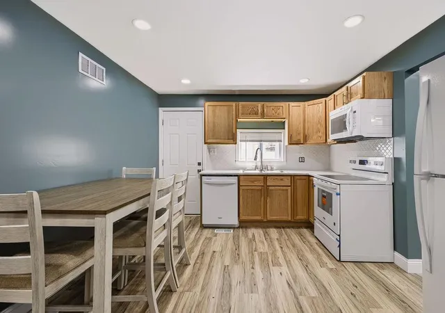 Photo 4 of Single family home for sale at 411 S 25th Street, Saint Joseph, MO 64501 | MLS# 2645853 | Listing updated on 2026-10-08