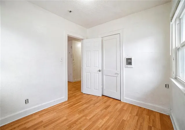Listing Photo 5 - Condo for sale in building located at 5121 Thompson Ave, Kansas City, MO 64124
