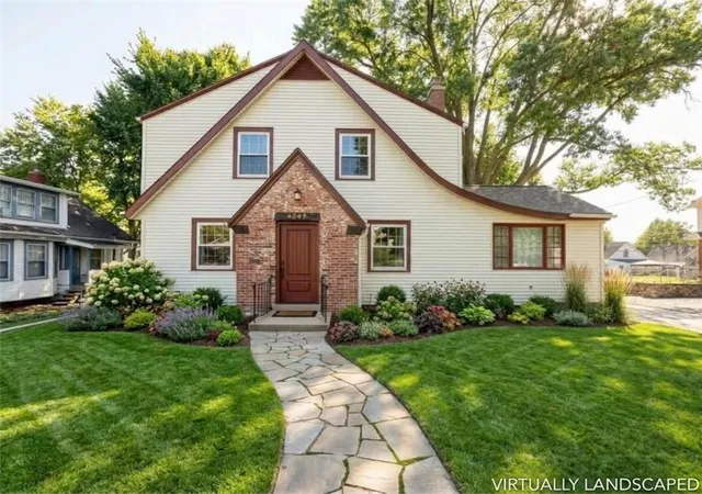 Photo 2 of Sale Pending at 4349 Wyoming St, Kansas City, MO 64111 | MLS# 2645868 | Listing updated on 2026-10-17