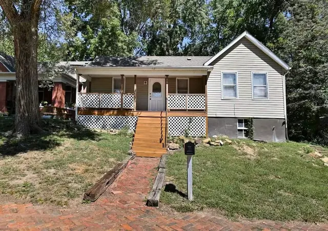 Photo 1 of Single family home for sale at 1013 Kearney St, Atchison, KS 66002 | MLS# 2645869 | Listing updated on 2026-10-08