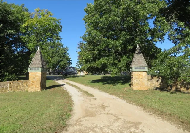 Single family home for sale at 7607 Ferguson Rd, Ozawkie, KS 66070 | MLS# 2645870