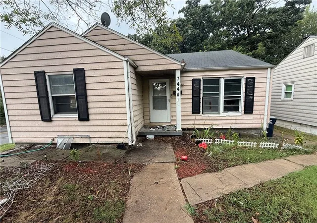 Photo 1 of Single family home for sale at 7444 Park Ave, Kansas City, MO 64132 | MLS# 2645886 | Listing updated on 2026-10-08