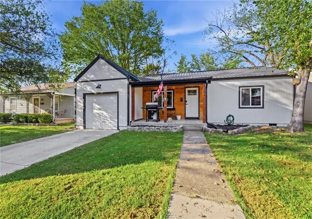 Photo 2 of Single family home for sale at 1734 Main St, Osawatomie, KS 66064 | MLS# 2645891 | Listing updated on 2026-10-12
