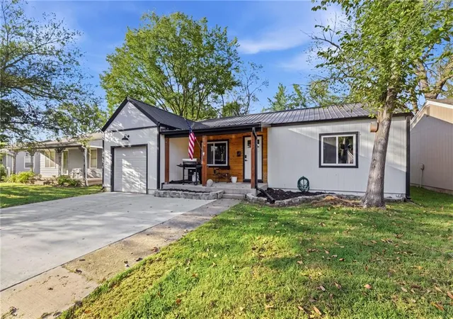 Photo 3 of Single family home for sale at 1734 Main St, Osawatomie, KS 66064 | MLS# 2645891 | Listing updated on 2026-10-12