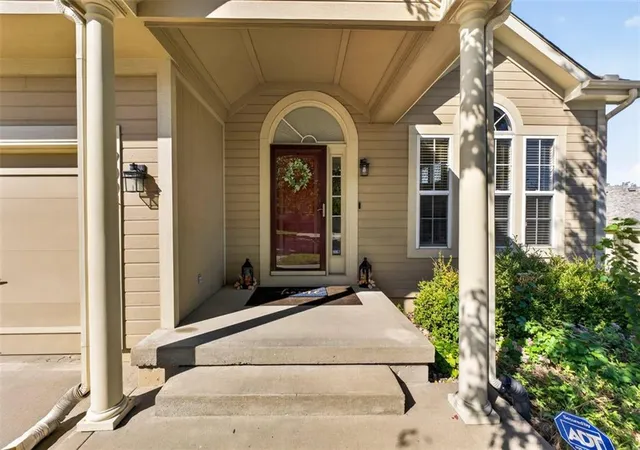 Photo 3 of Single family home for sale at 9004 N Cosby Ave, Kansas City, MO 64154 | MLS# 2645893 | Listing updated on 2026-10-17