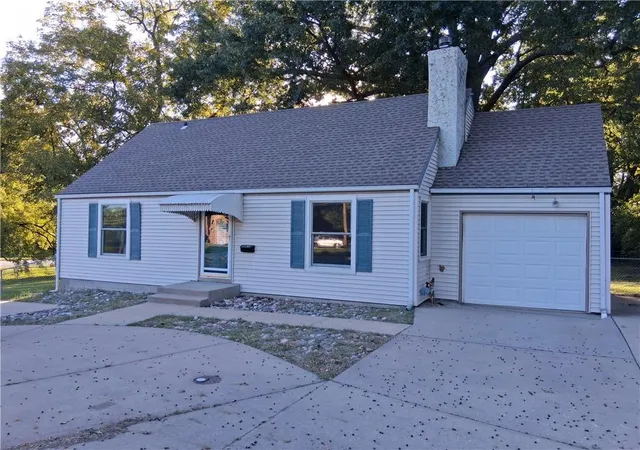 Single family home for sale at 7020 Raytown Rd, Raytown, MO 64133 | MLS# 2645903