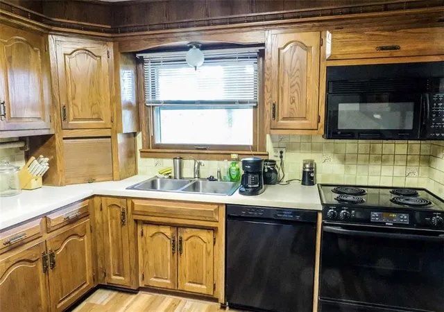 Photo 4 of Single family home for sale at 12612 East 48th Ter, Independence, MO 64055 | MLS# 2645904 | Listing updated on 2026-10-07