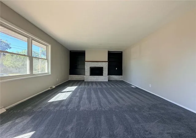 Photo 4 of Single family home for sale at 205 W Magnolia Ave, Clinton, MO 64735 | MLS# 2645909 | Listing updated on 2026-10-07