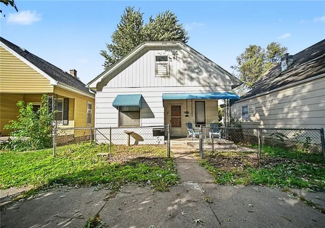 Single family home for sale at 2835 Penn St, St Joseph, MO 64507 | MLS# 2645912