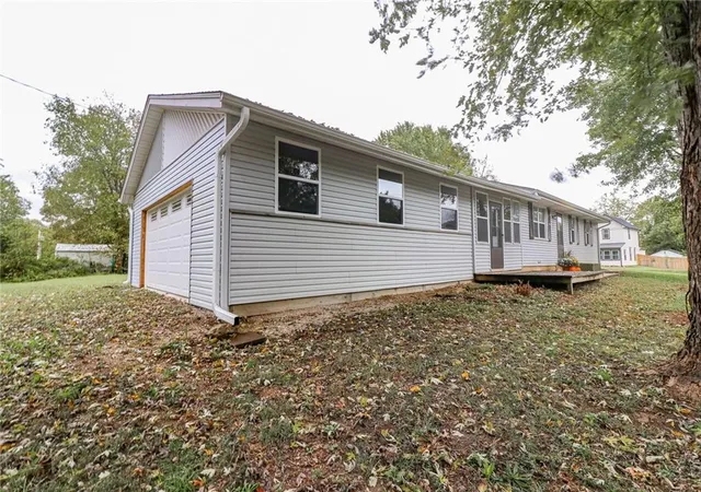 Photo 2 of Single family home for sale at 407 S Buffalo St, Holden, MO 64040 | MLS# 2645913 | Listing updated on 2026-10-17