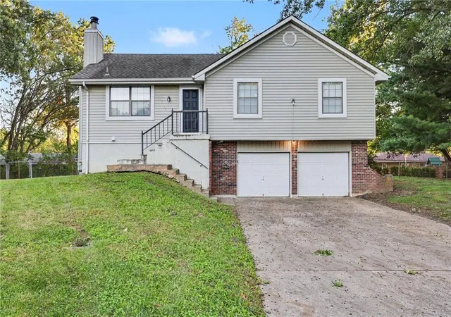 Photo 1 of Single family home for sale at 3804 Ne Woods Ct, Lees Summit, MO 64064 | MLS# 2645916 | Listing updated on 2026-10-14