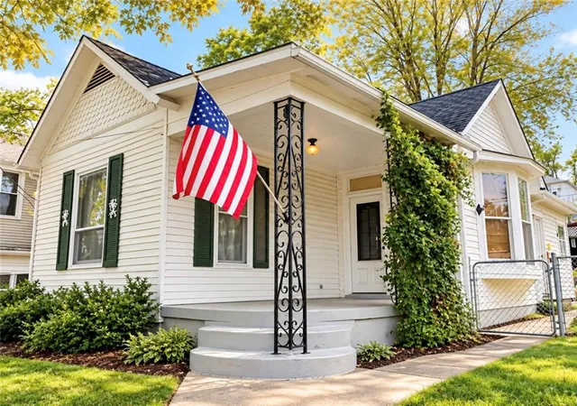 Photo 1 of Single family home for sale at 1811 Pacific St, Saint Joseph, MO 64503 | MLS# 2645917 | Listing updated on 2026-10-08