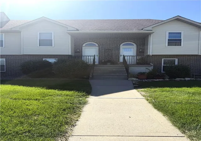 Photo 1 of Townhouse for sale at 3814 Ne 86th Terrace, Kansas City, MO 64156 | MLS# 2645919 | Listing updated on 2026-10-09